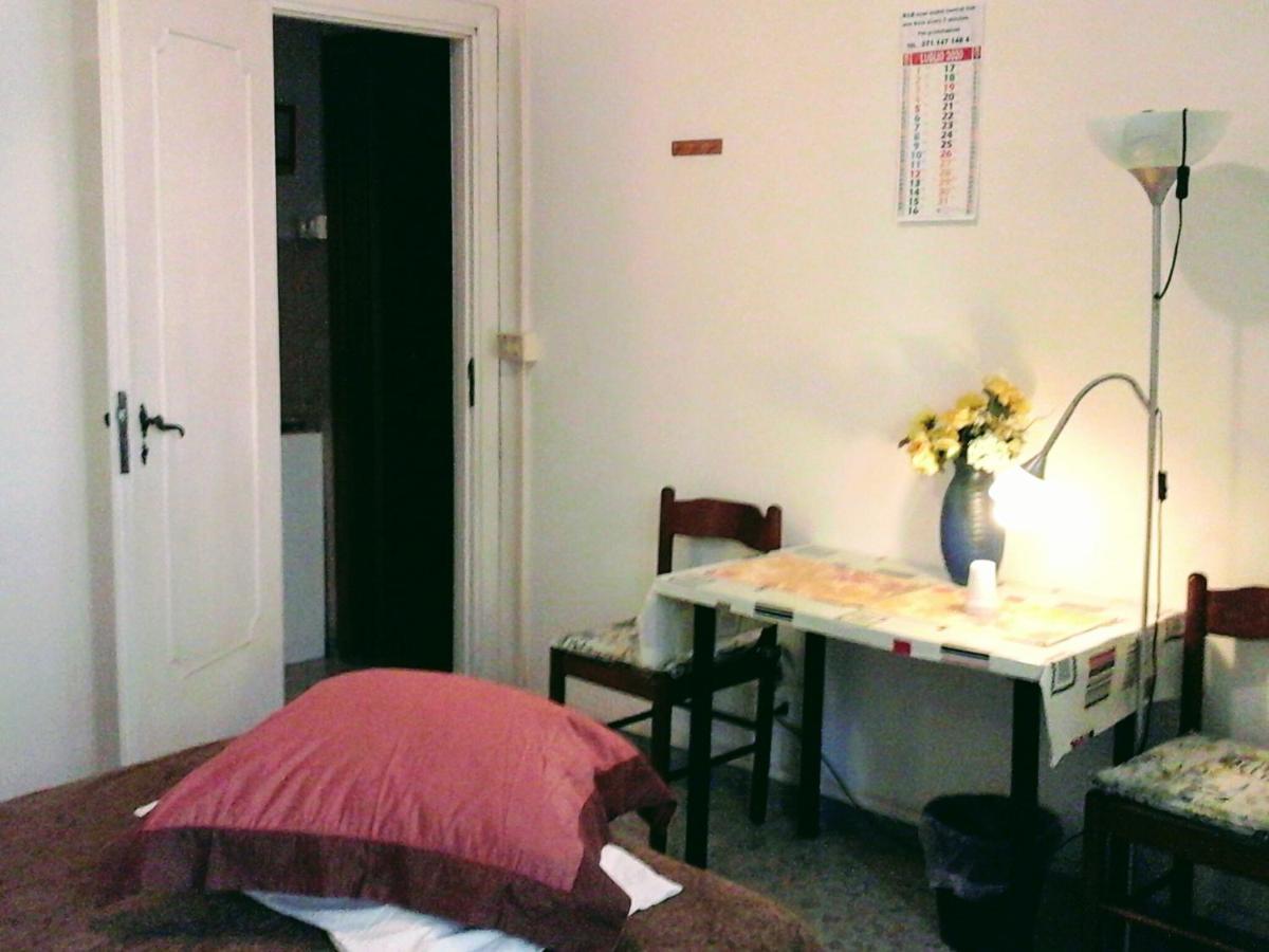 B&B Near Metro' Central Line - Only Wc In The Rooms 15 Minutes To Termini Station 20 To Spagna Square - In The Night Bus Rom Exteriör bild