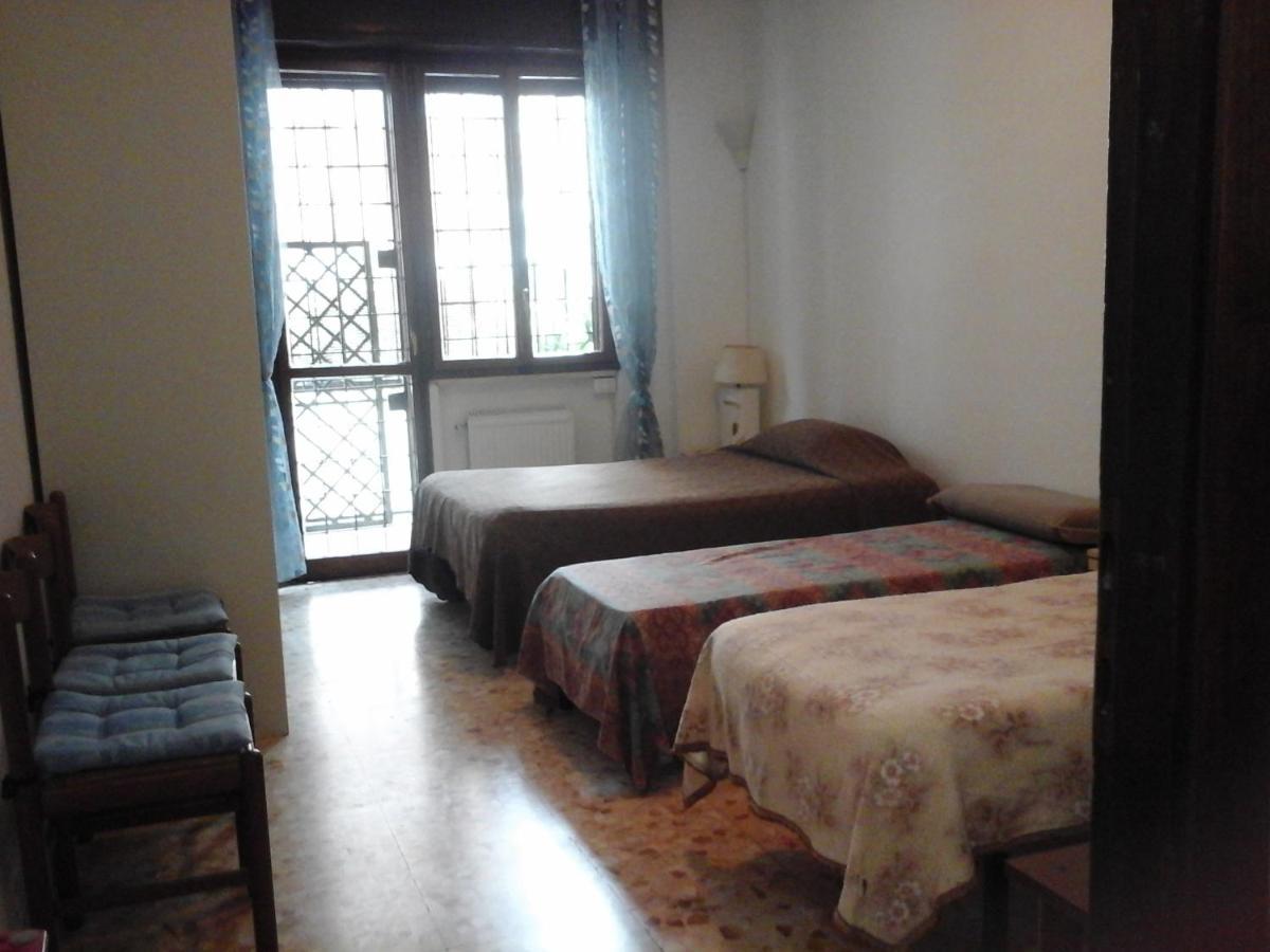 B&B Near Metro' Central Line - Only Wc In The Rooms 15 Minutes To Termini Station 20 To Spagna Square - In The Night Bus Rom Exteriör bild