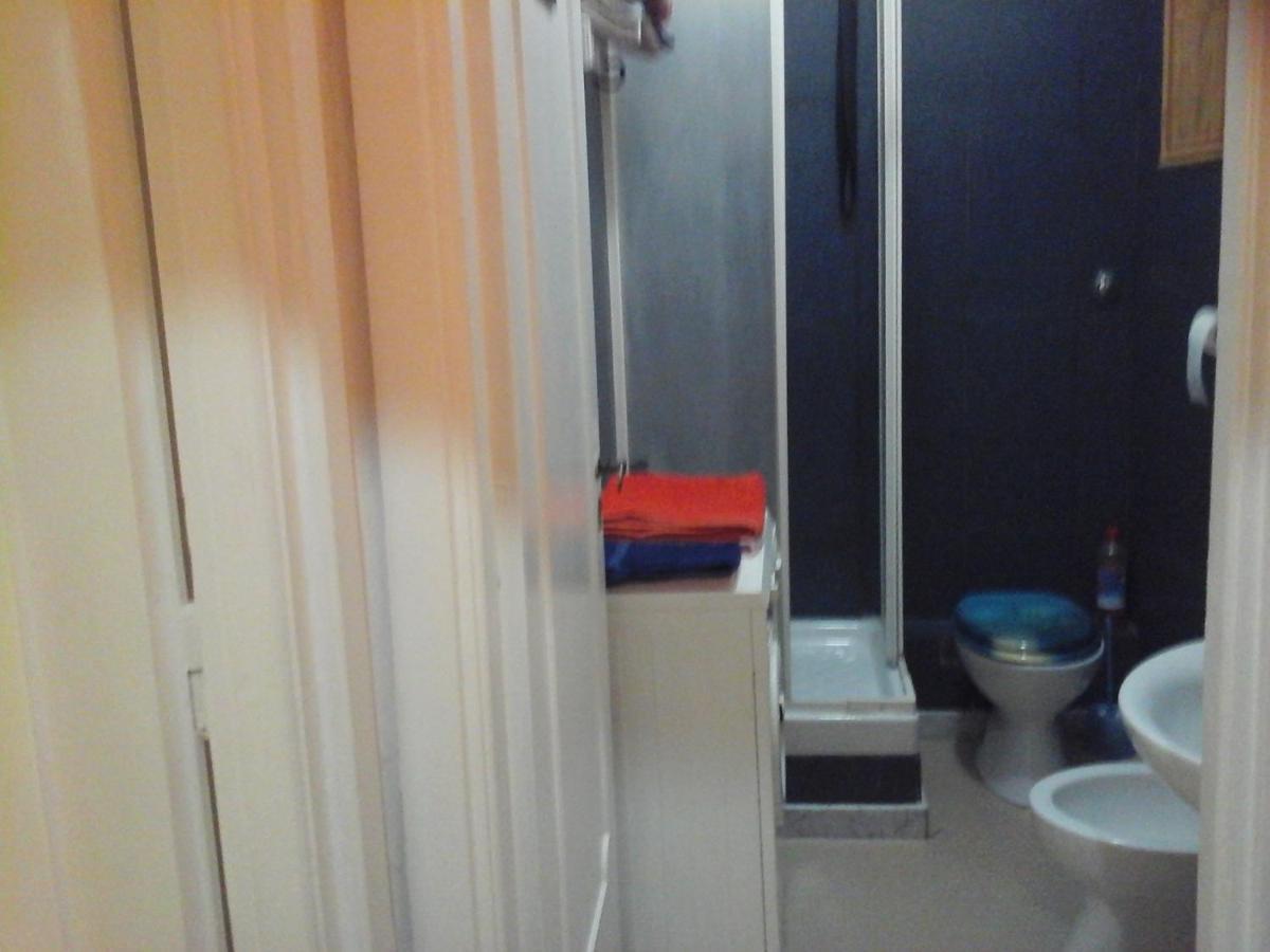 B&B Near Metro' Central Line - Only Wc In The Rooms 15 Minutes To Termini Station 20 To Spagna Square - In The Night Bus Rom Exteriör bild